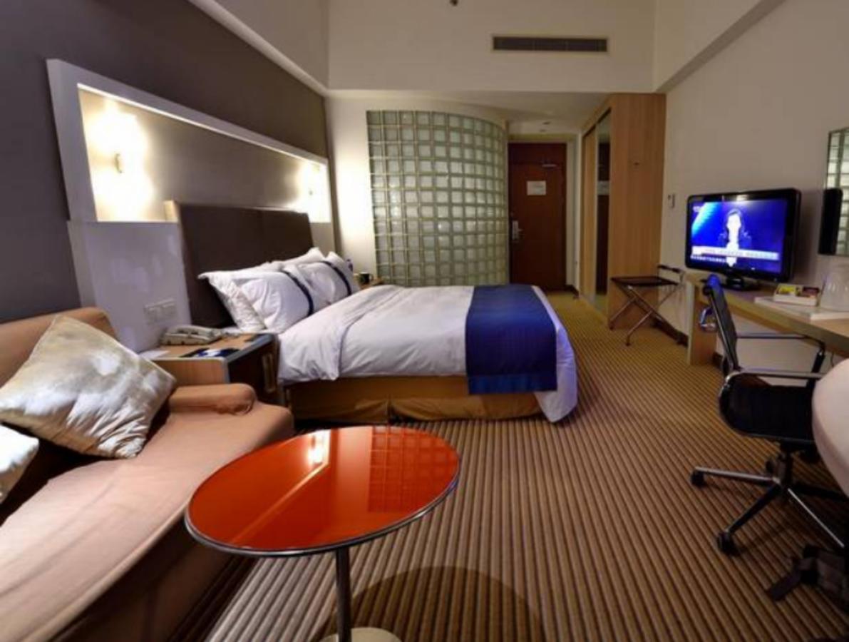 Holiday Inn Express Shanghai Nanhuizui Zewnętrze zdjęcie
