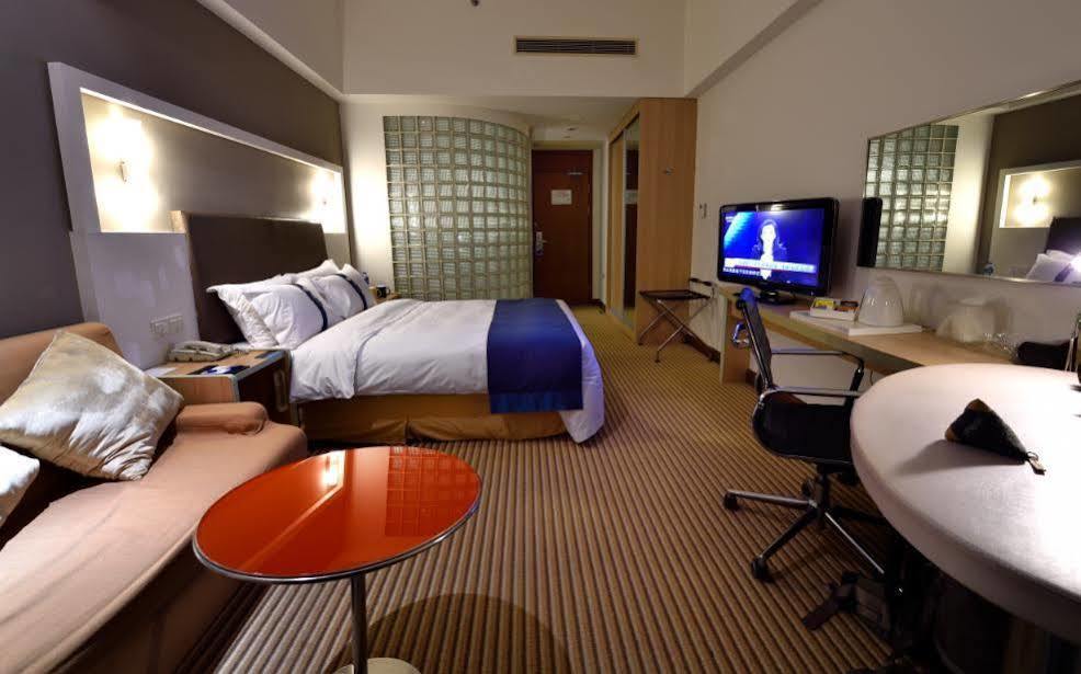 Holiday Inn Express Shanghai Nanhuizui Zewnętrze zdjęcie
